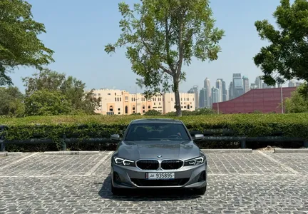BMW 3-Series  2024
